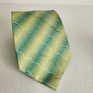 Stylish Green and Yellow Patterned Men's Tie